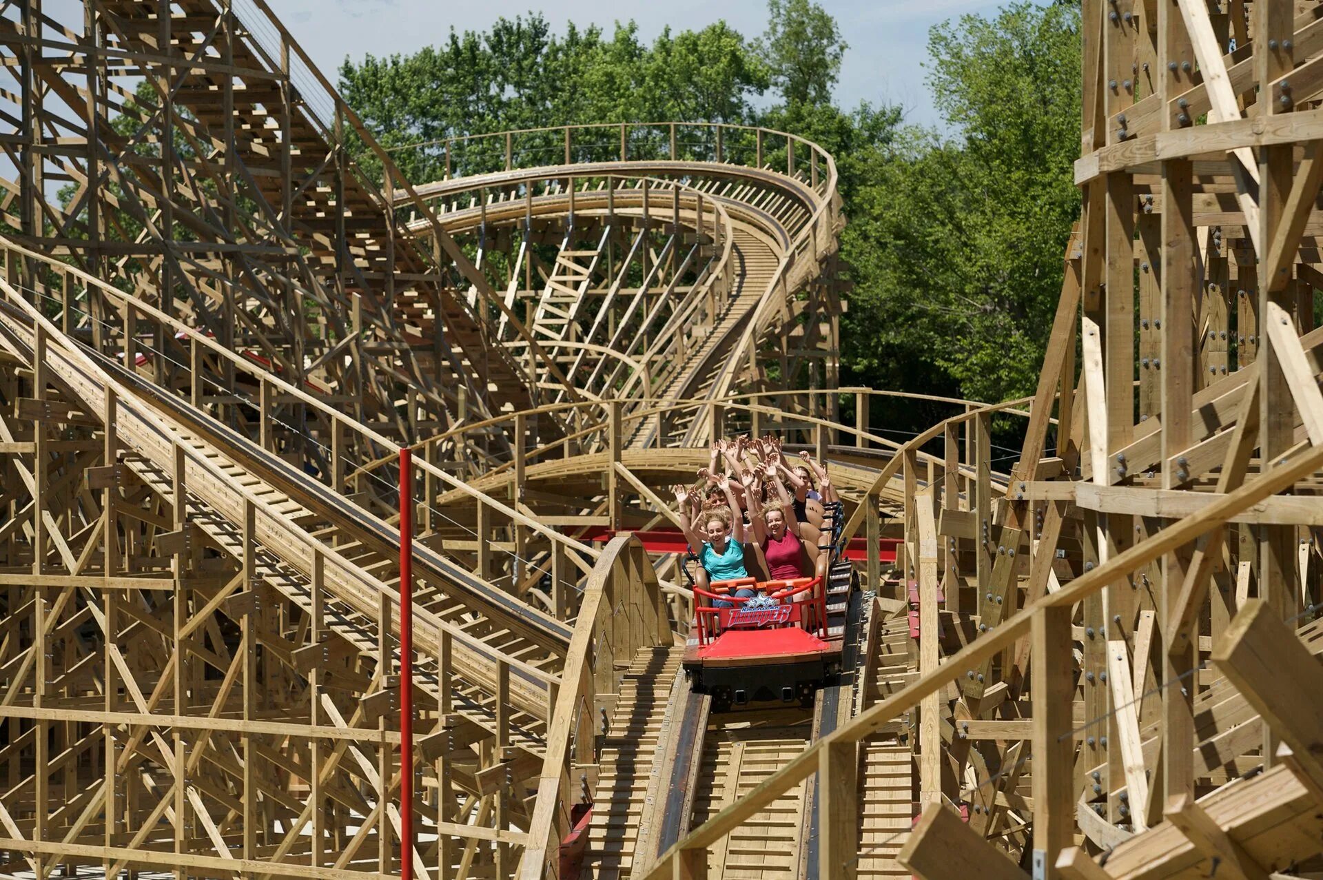 Парков развлечений Six Flags. Сикс Флэгс Америка. Six Flags Mountain/ США. Шесть флагов США парк аттракционов.