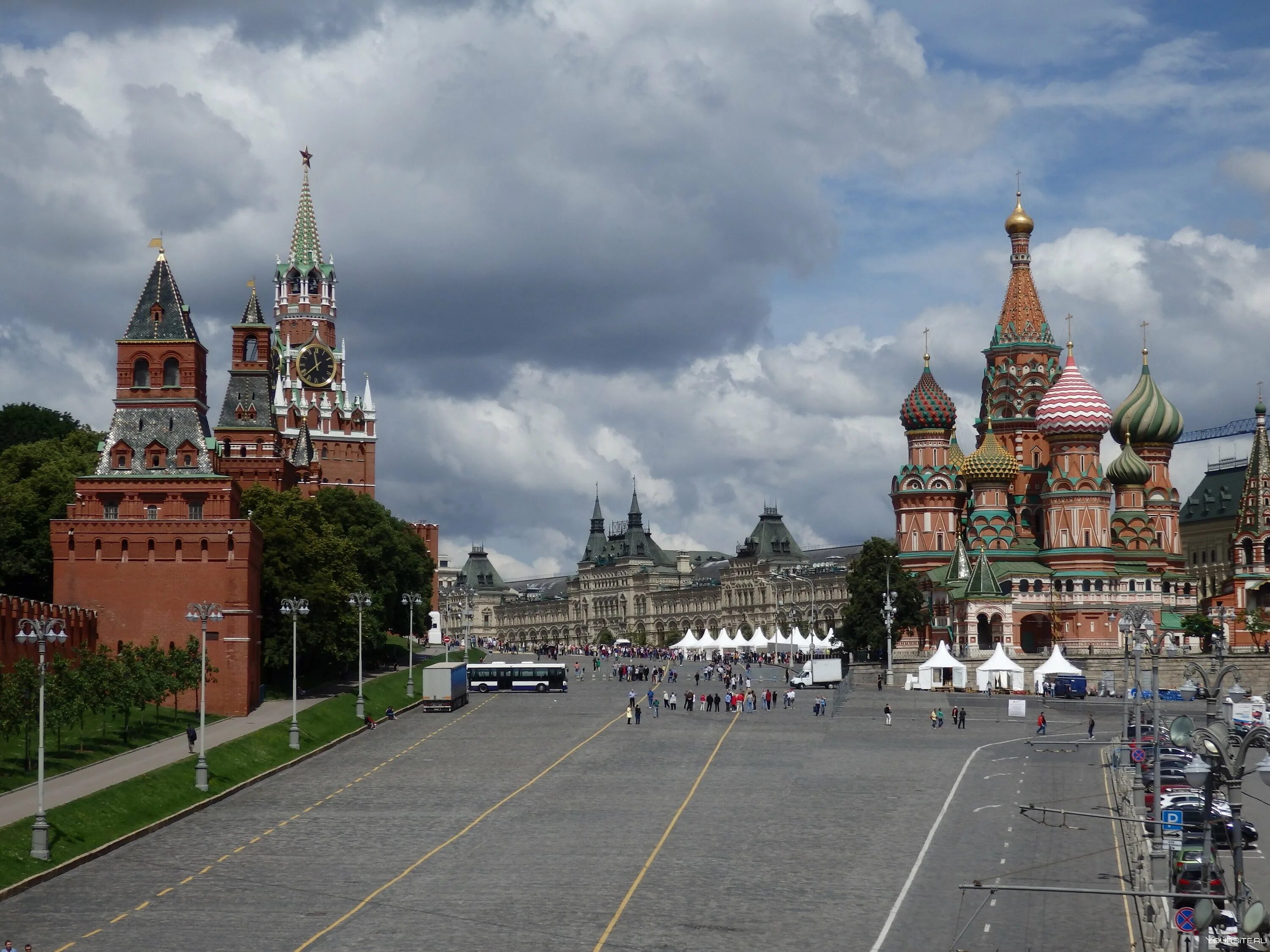 Московский кремль и красная площадь россия. Red Square достопримечательность. Москва Кремль красная площадь. Площадь Кремля в Москве. Достопримечательности Московского Кремля.