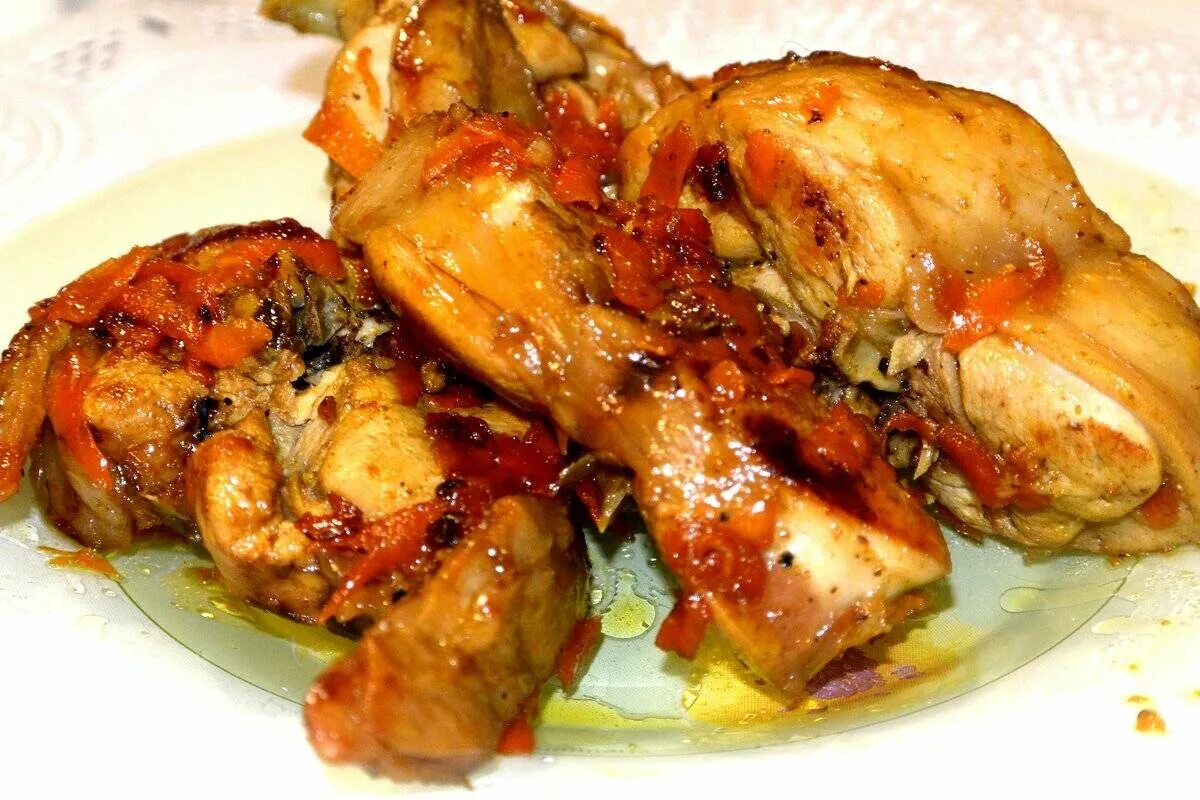 Тушеный кролик. Жареный кролик. Кролик в духовке. Мясо кролика приготовленное. Приготовление кролика вкусный рецепт.