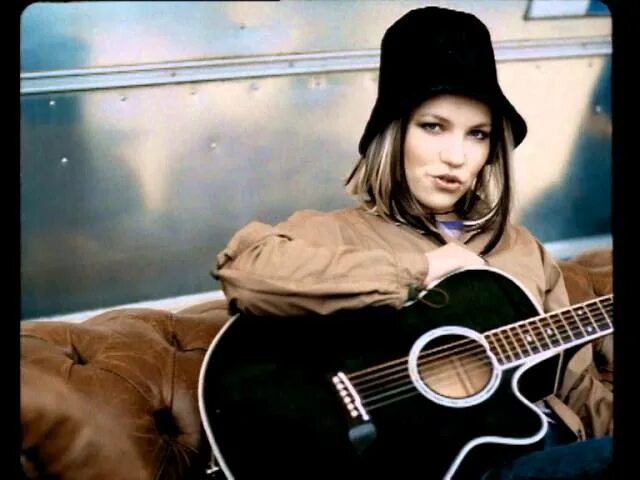 Видео лене. Видео лене. Лена леночка ленусь песня. Видео лене. Видео лене.