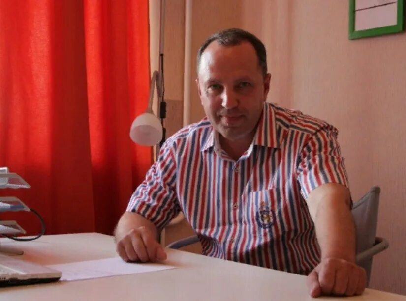 Частный детектив тюмень. Частный детектив. Частный детектив омск. Стол детектива. Частный детектив москва.