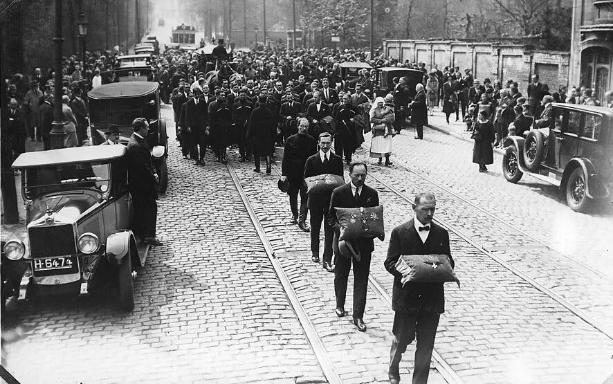 Расстрел врангеля. Похороны генерала врангеля брюссель 1928. похороны генерала врангеля. пётр николаевич врангель. похороны барона врангеля брюссель 1928.