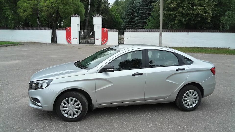 Купить б/у Lada (ВАЗ) Vesta I 1.6 MT (106 л.с.) бензин механика в Махачкале: сер