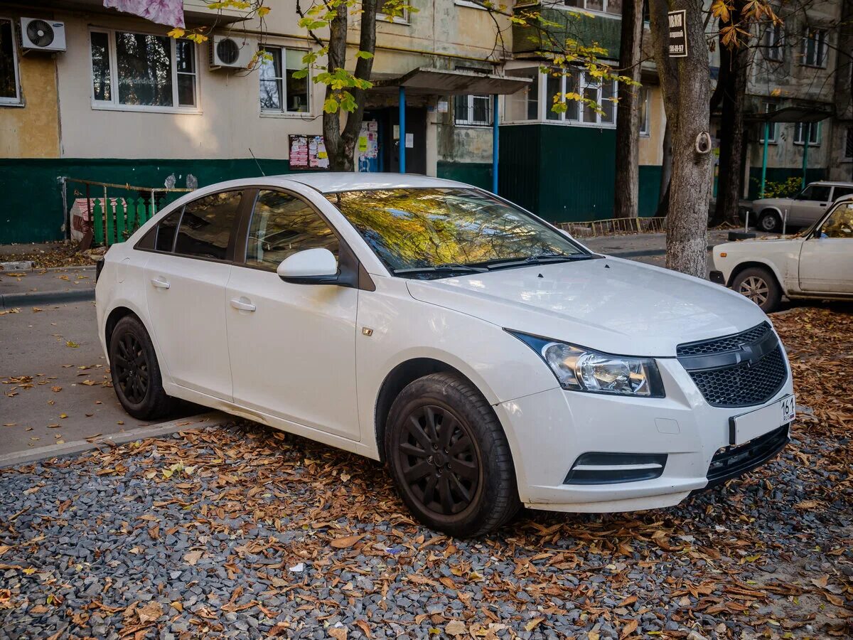 Шевроле круз 2010 купить. Chevrolet Cruze 2010. Chevrolet Cruze 2010 седан. Шевроле Круз седан 2010. Шевроле Круз 1.8 2010.