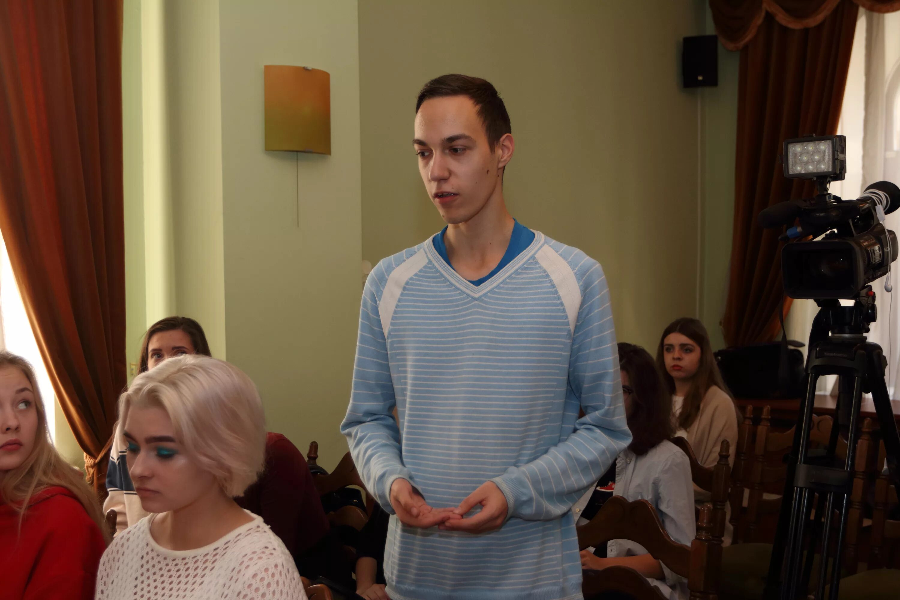 журналистика самара. рымарь самарский университет. студенческий языковой фестиваль. стенд самарской области на пмэф 2023.