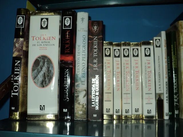 Толкин по порядку. Книги толкина. tolkien книга. джон толкиен книги эстетика. книги толкина по порядку.