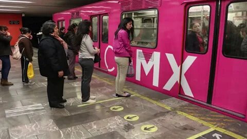 Cómo viajar en el metro sin morir en el intento - YouTube 