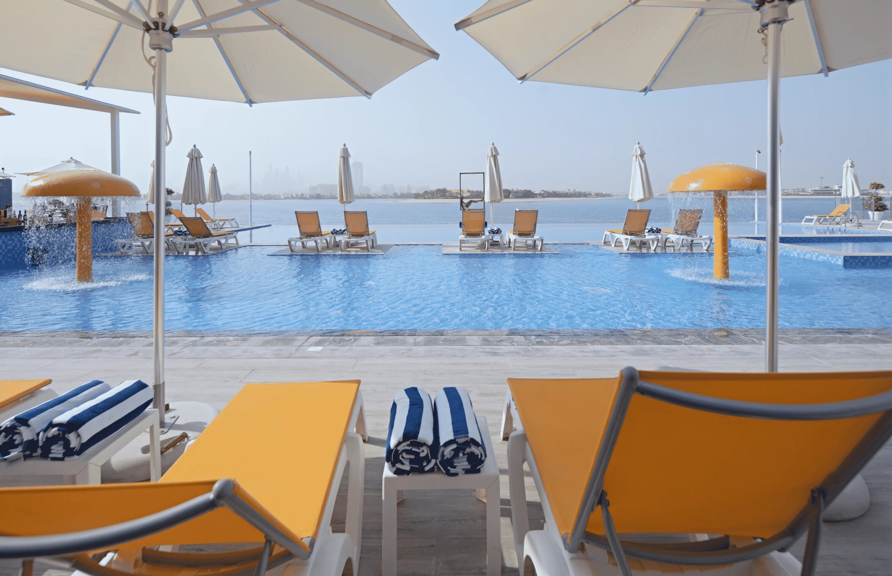 C Central Resort the Palm 5 Дубай. Пульман Шарджа отель 5 звезд. Отель 5* Royal Beach Hotel Шарджа. Royal Central the Palm 5 Пальма Джумейра.