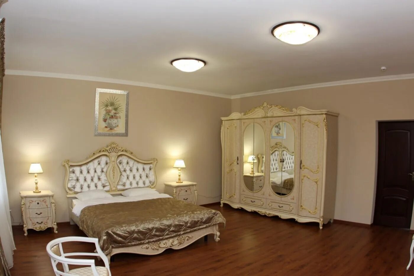 Арт отель александровский кострома ресторан. Александровский двор лазурный. Отель александровский кострома. Отель александровский темрюк. Александровский двор новокузнецк.