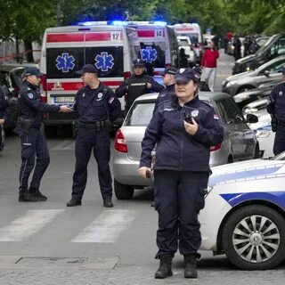 Ранены сотрудники полиции