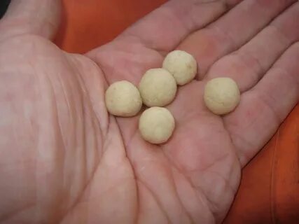 Маленький круглый комочек из мякиша 5 букв