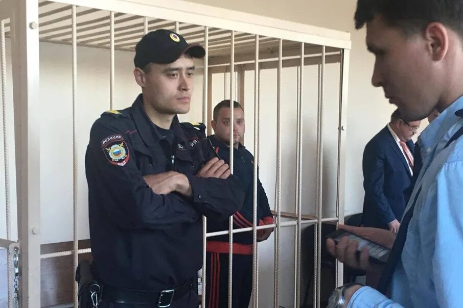 арестованные следователи. следователь челябинск. женщины задержанные полицией. задержанные люди с укмк. козлов следователь.