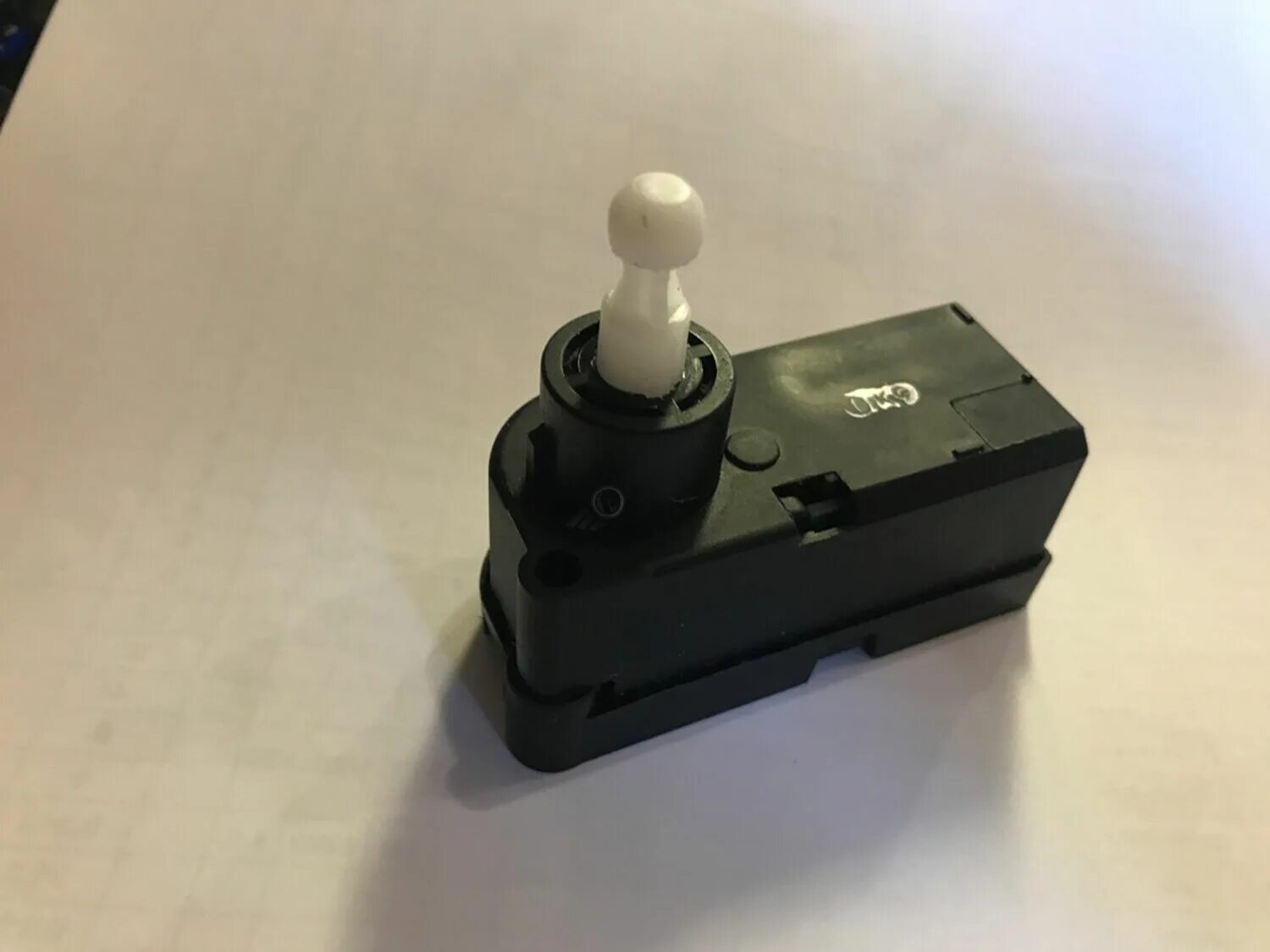 Корректор фар lada kalina. Корректор фар калина 2. Мус на калина 2 с корректором фар. Электрокорректор фар ваз 2170. Корректор фар лада калина 2.