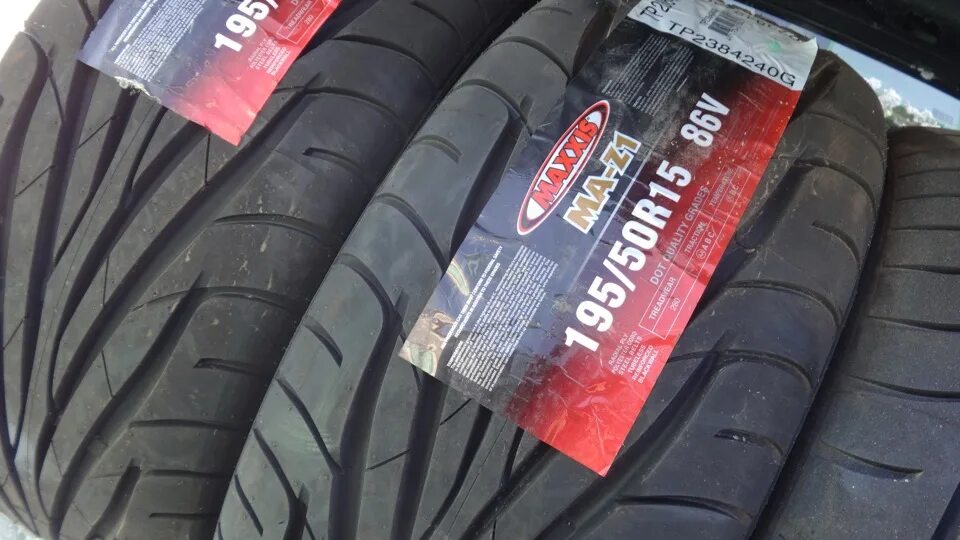 Резина максис лето. Maxxis ma-z1 Victra 195/50 r15. Maxxis Victra z1. Резина Maxxis Victra ma-z1. 195/50 R15 Максис.