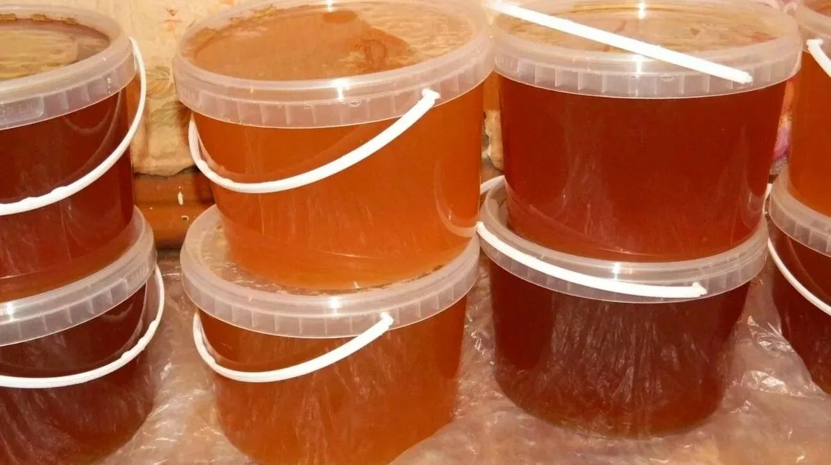 Мед 3 литра сколько. Мед 3 литра разнотравье. Башкирский мед разнотравие. Мед в пластиковой Таре 1 л разнотравье. Мёд разнотравье 1 кг.