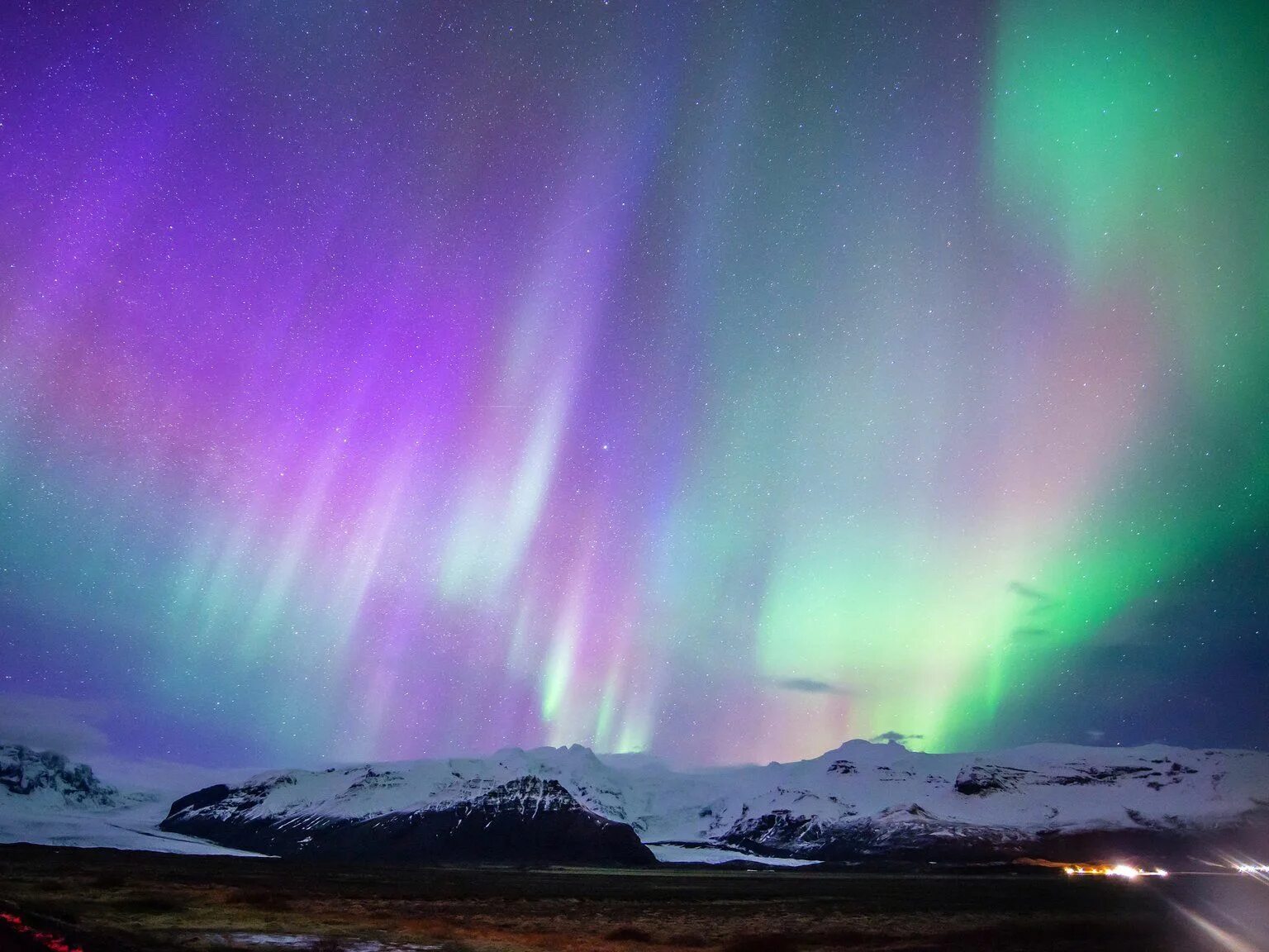 Aurora Borealis Северное сияние. Гренландия Северное сияние. Южное полярное сияние. Полярное сияние явление природы. Как называется природное явление наблюдаемое на крайнем