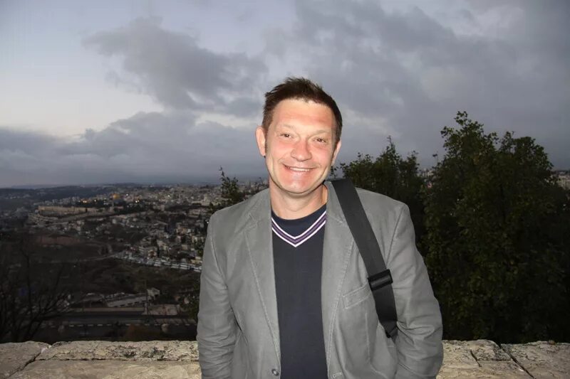 иван усачёв фото. иван усачев телеведущий. иван усачев. ведущий иван усачёв. усачев телеведущий.