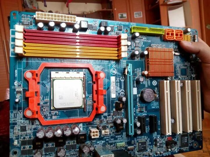 Ga m52l s3p. Gigabyte ga-m52l-s3. gigabyte ga-m52s-s3p. ga-m525-s3p. ga m555 s3.