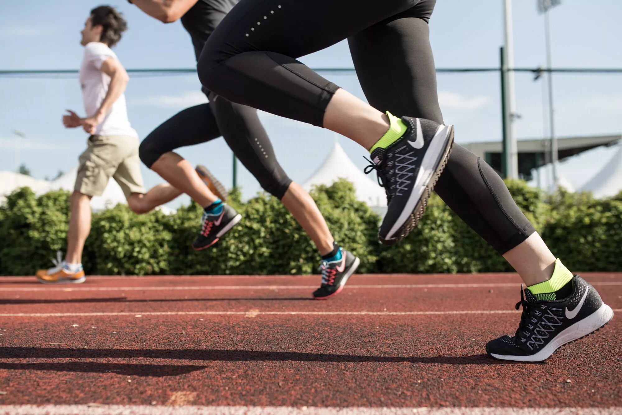 Take up a sport. Занятие спортом. Тренировка бег. Легкая атлетика тренировки. Беговые занятия.