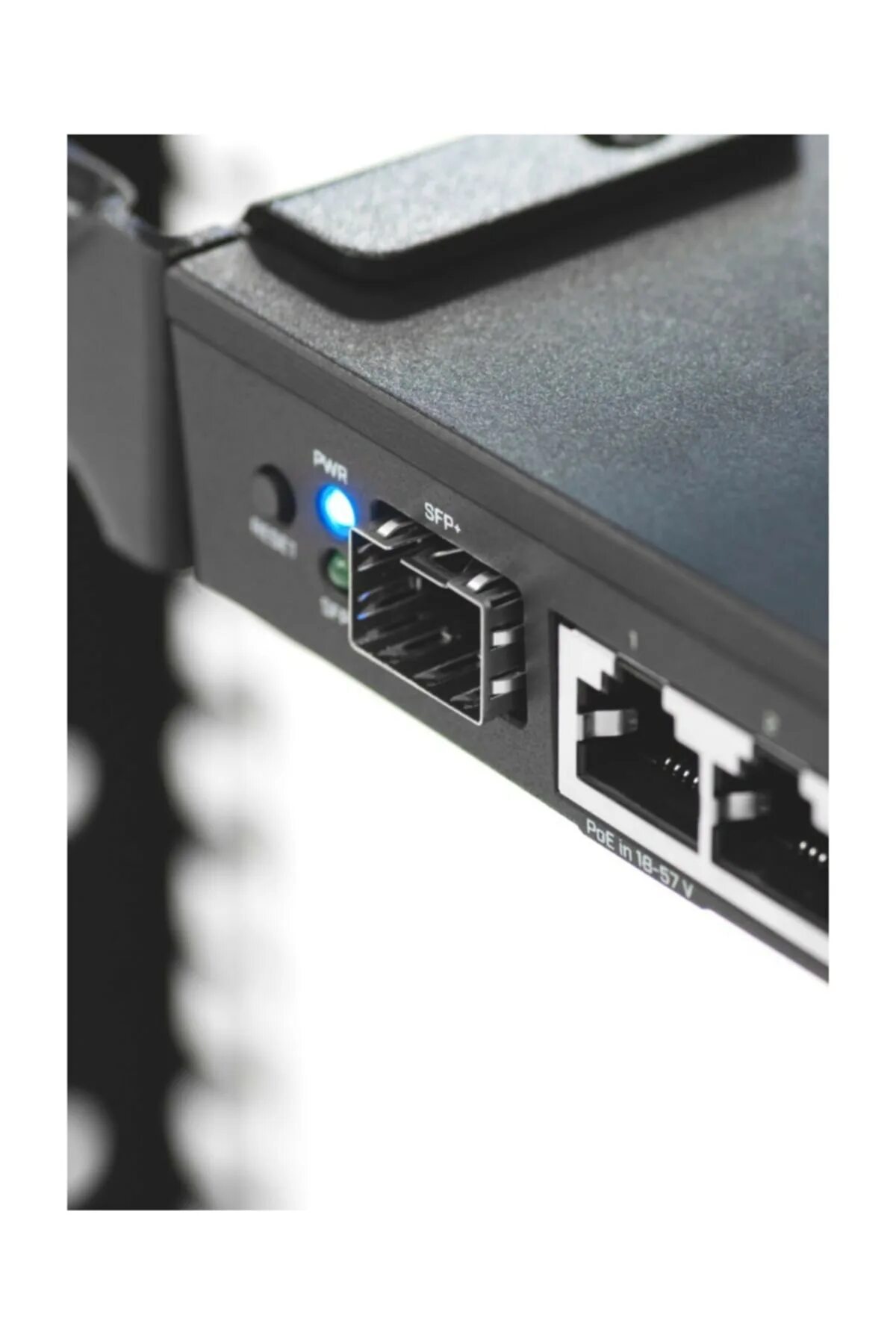 Mikrotik 4011. Роутер rb4011igs+rm. mikrotik rb4011.