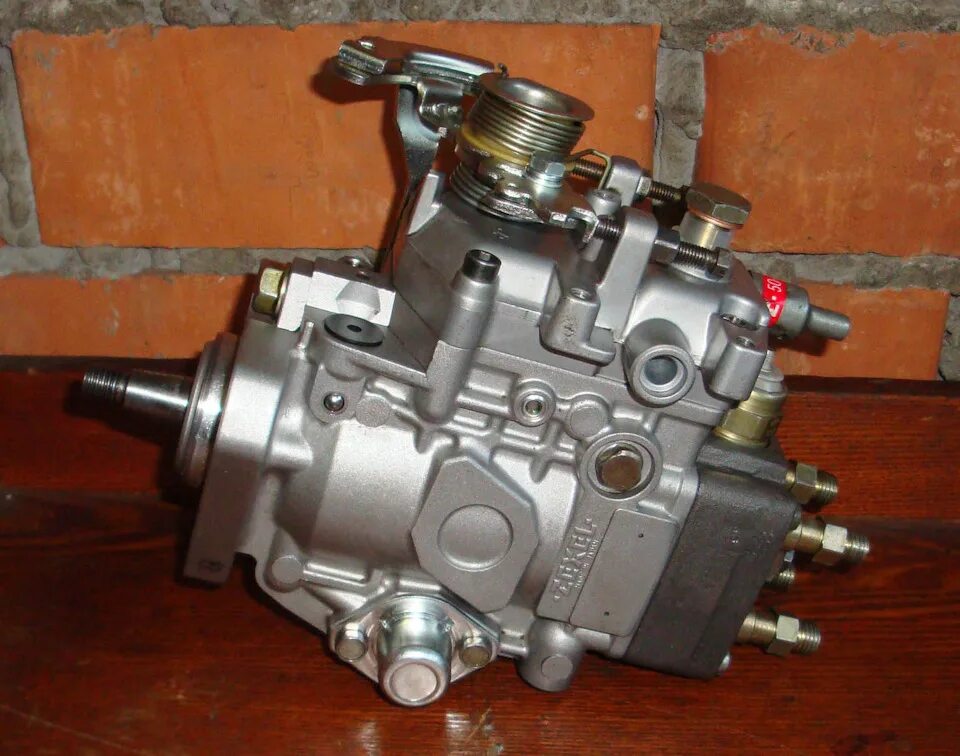 Сервисный центр видеонаблюдения. Разобранная камера видеонаблюдения. Где отремонтировать аппаратуру. Ремонт аудио аппаратуры. Радиомеханик.