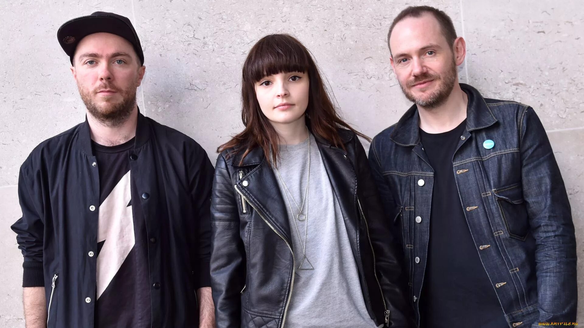 Группа chvrches. Chvrches. Музыка chvrches. Chvrches британский музыкальный коллектив. Группа chvrches.