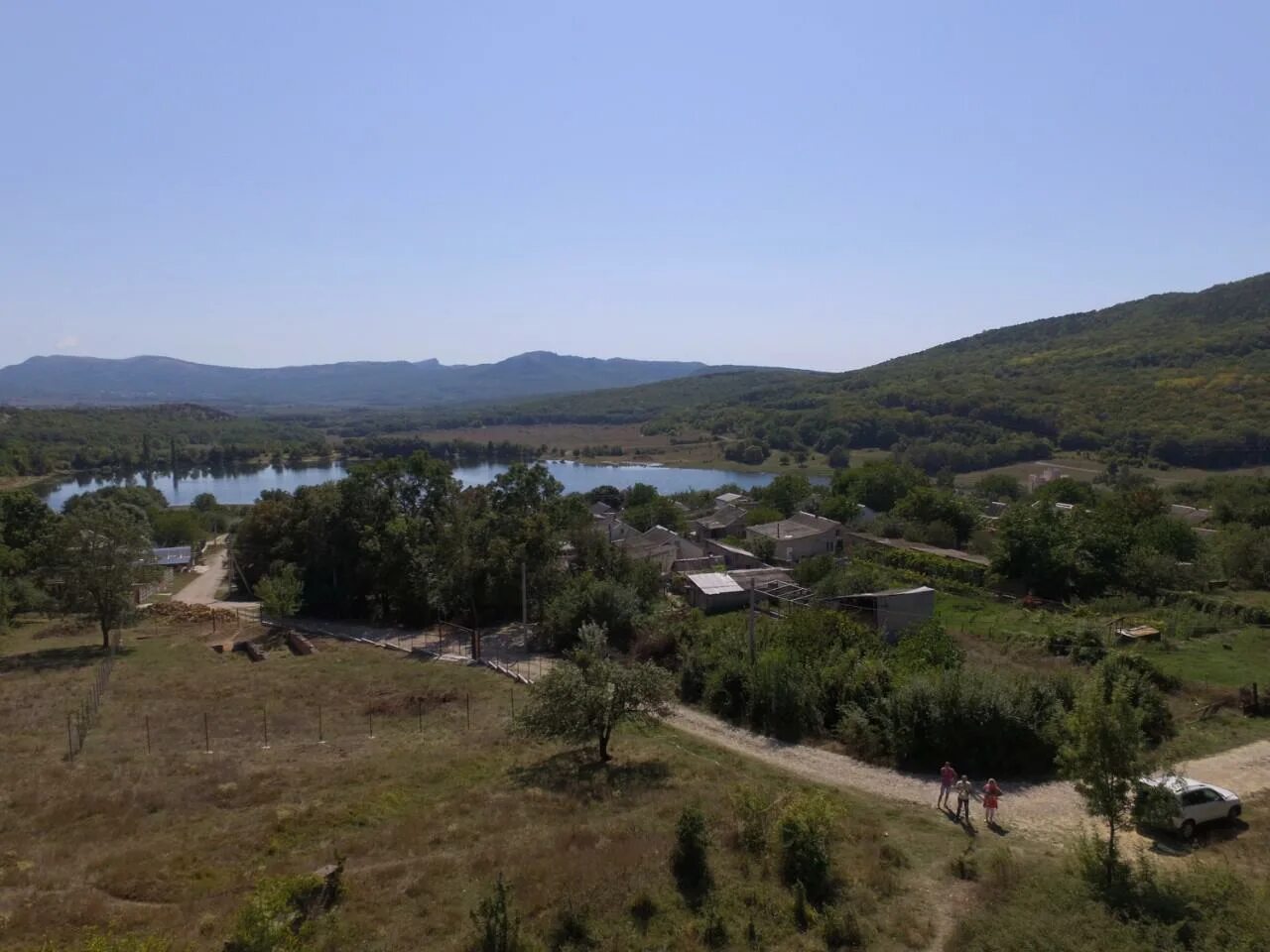 Погода село широкое. Село широкое Севастополь. Поселок широкое Крым. Крым озеро село широкое. Крым широкое село фото.