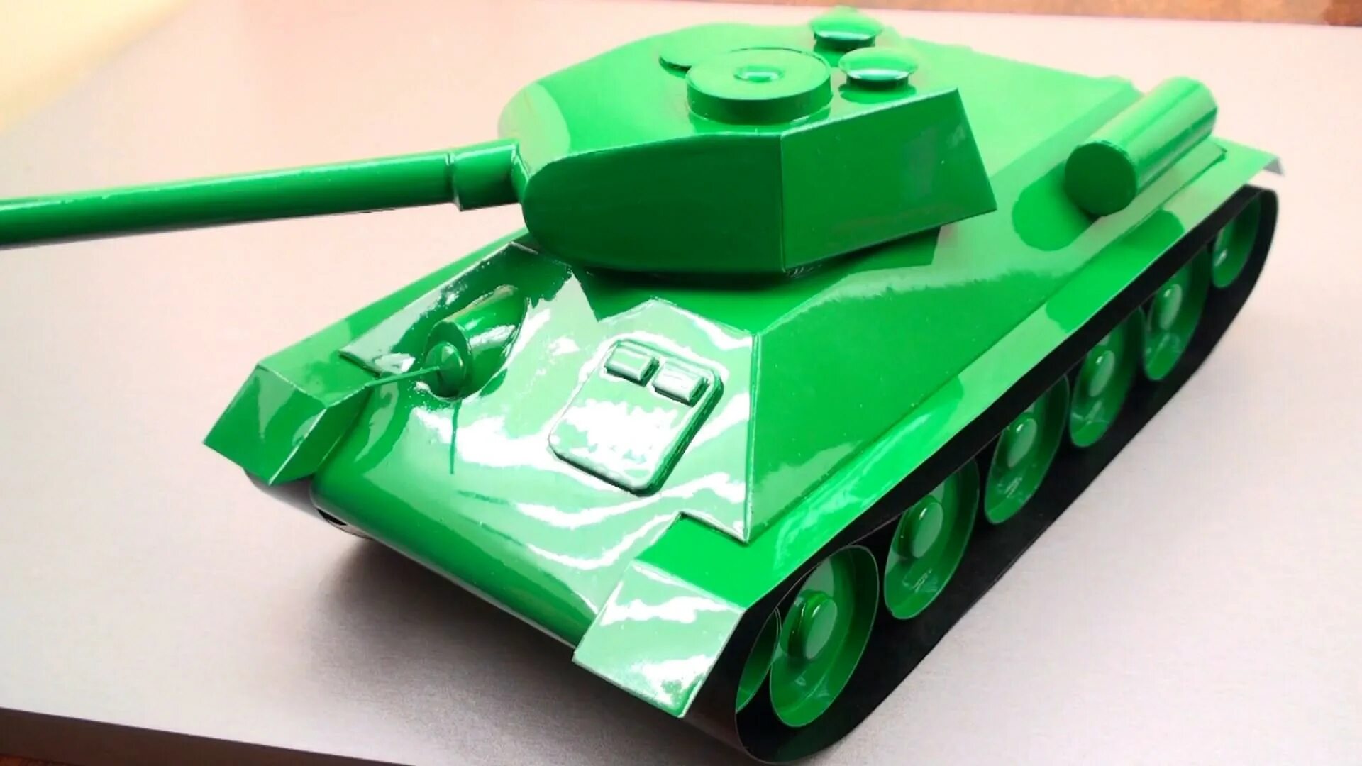 Игрушка большой танк на пульте. Танк для детей. Собирать детские танки. Игрушка танк. Детский рисунок танка.