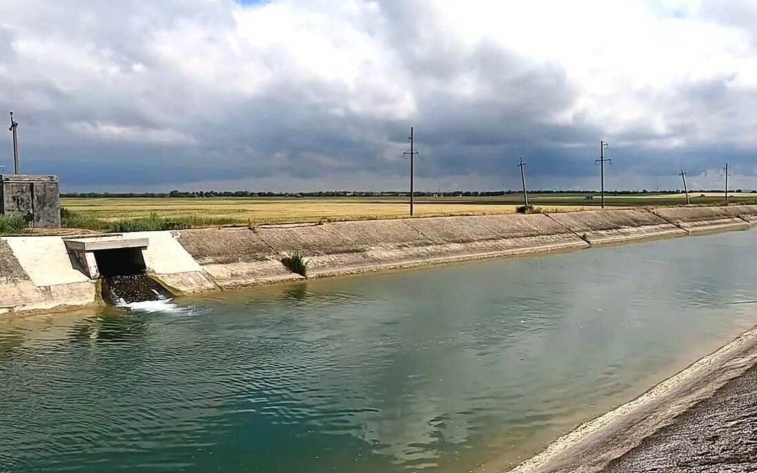 Крым Северо Крымский канал дамба. Водная блокада Крыма дамба. Дамба на Днепре в Крым. Северо Крымский канал прорвало дамбу. Северо крымский канал сегодня