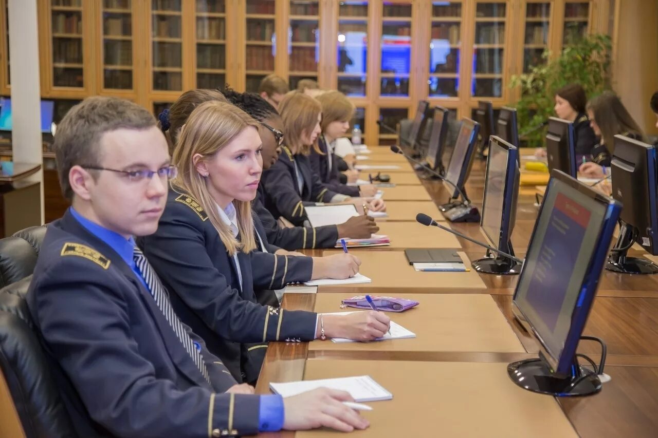 Левина мгту. Прикладная информатика итмо. Спбгу петра великого политех. Университеты петербурга информатика. Университеты петербурга информатика.