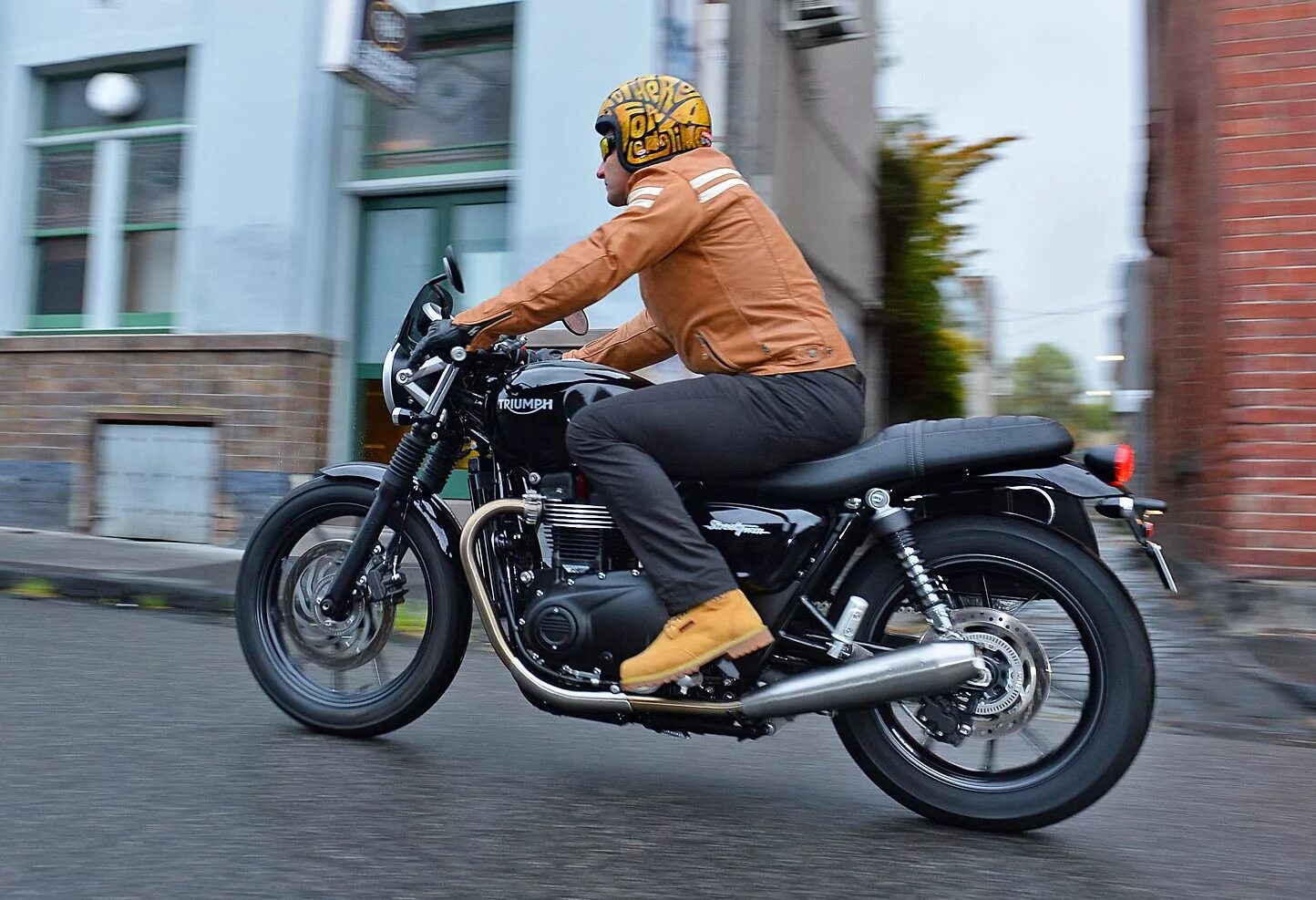 Triumph street twin посадка. Triumph street twin ec1 edition. Triumph street. Triumph street triple 675. Triumph street triple 765 rs.