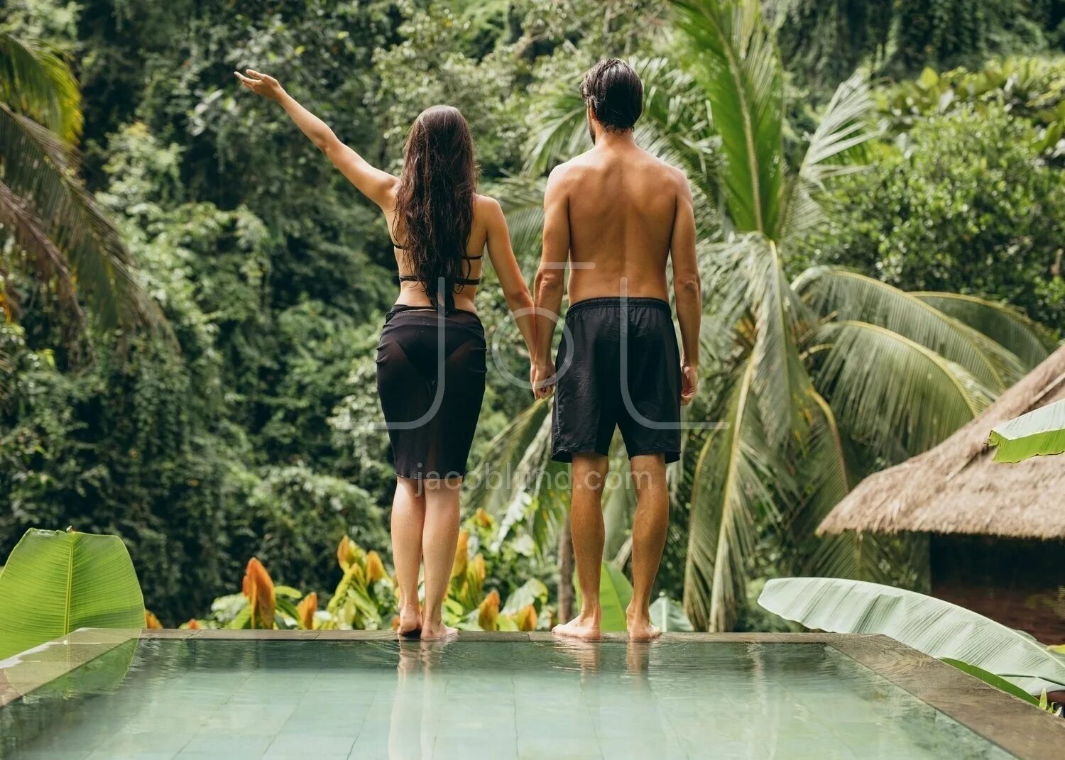 Пара на Бали. Влюбленные на Бали. Парень с девушкой на Бали. Отдых в тропиках.