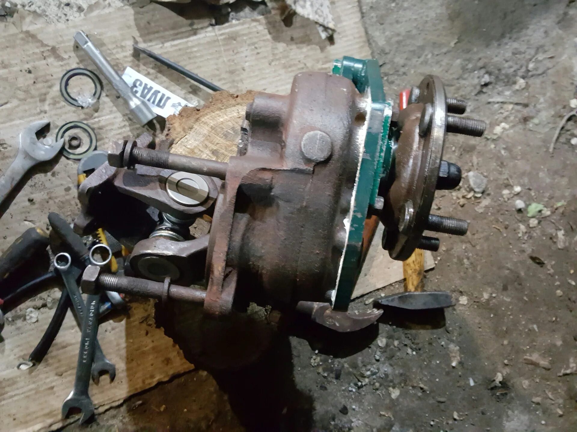 Задний редуктор луаз 969. Редуктор луаз. Бортовой редуктор луаз 969. Колесный редуктор луаз. Колесный редуктор луаз 969.