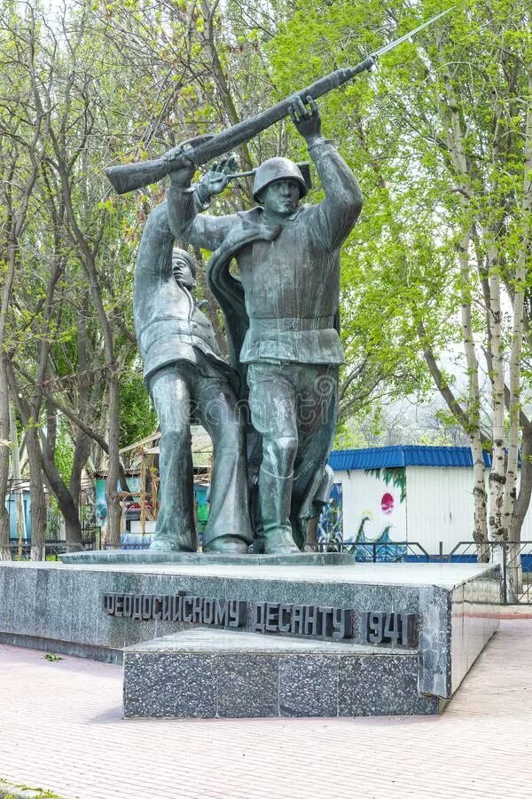 Памятник Керченско-Феодосийскому десанту. Феодосийскому десанту 1941. Феодосия памятник Феодосийскому десанту.