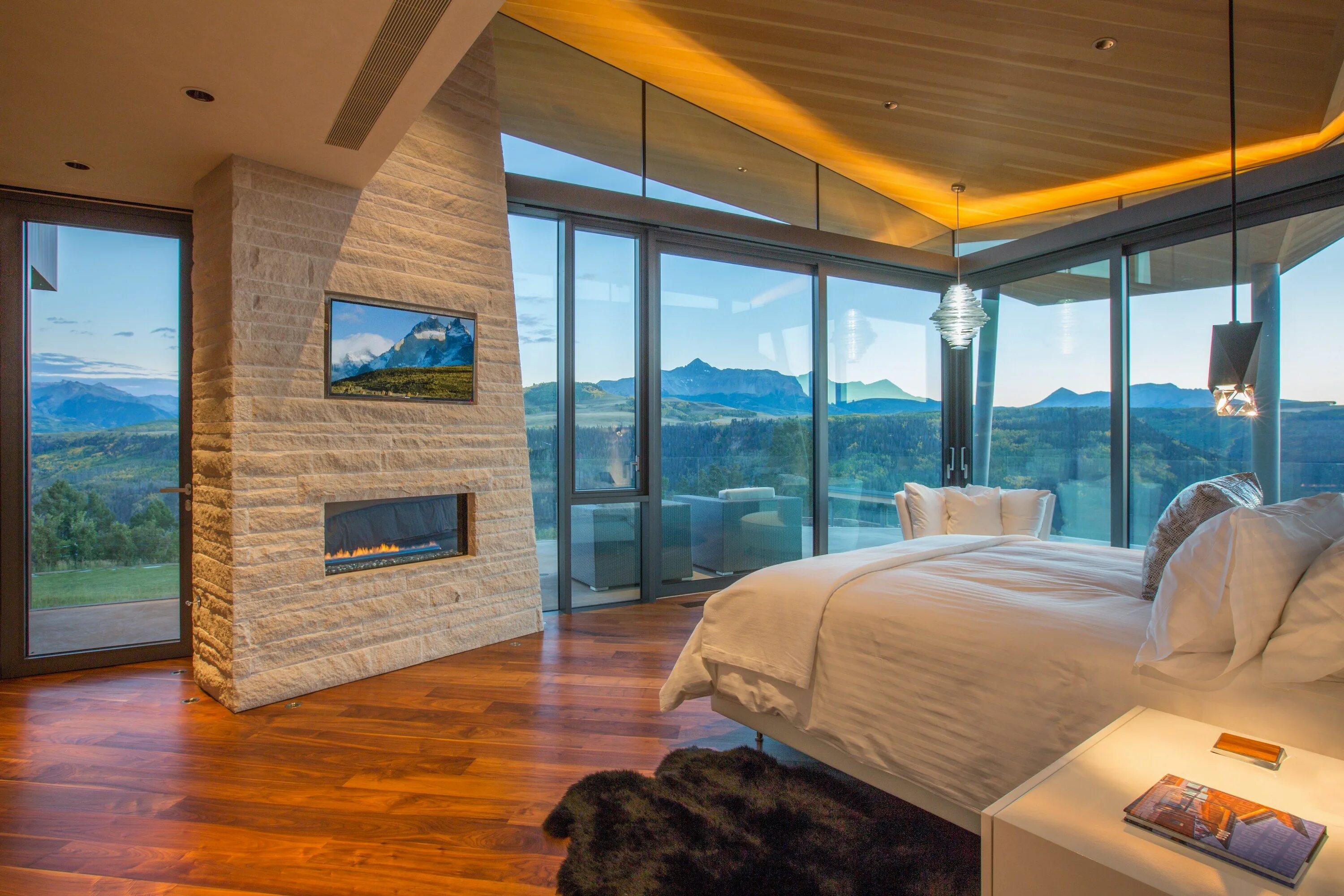 Лучшие идеальный дом. Шале пентхаус в швейцарских Альпах. Дом с видом на горы. Дом с камином и панорамными окнами. Комната с видом на горы.