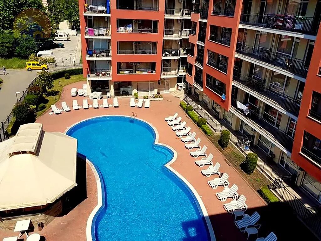 Hammer sunset beach. Сансет бич 3 несебр. Гостиница сансет шови. Sunset beach 3. Лозенец кемпинг гармония.