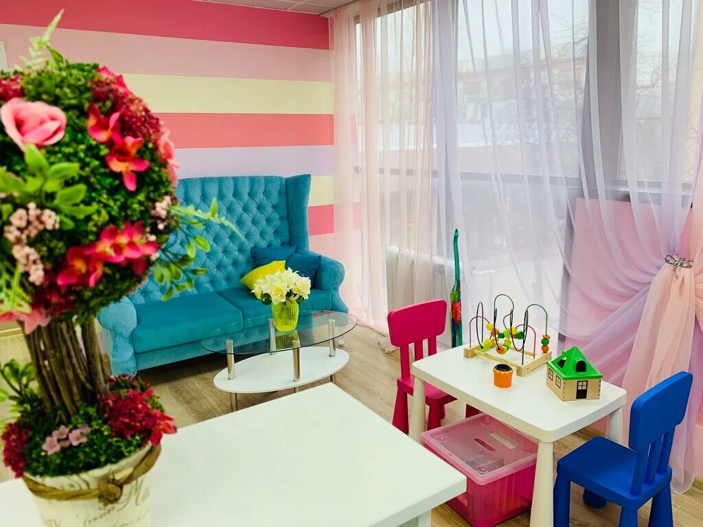 студия маникюра. салон маникюра балашиха. 4hands москва салон. интерьер салона маникюра. студия маникюра балашиха.