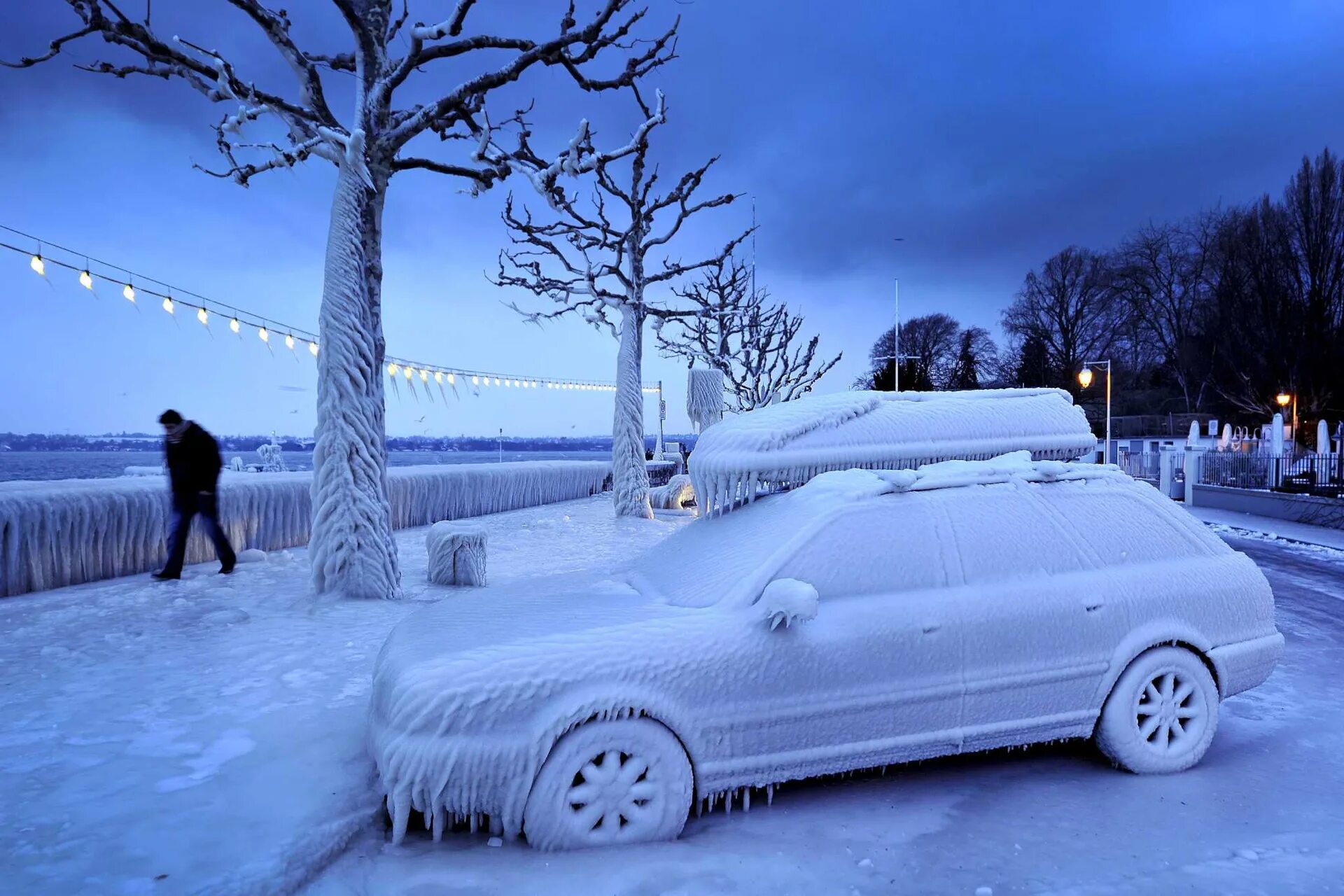 Cold car. Машина зима. Автомобиль зимой. Машина в снегу. Отогрев автомобиля.