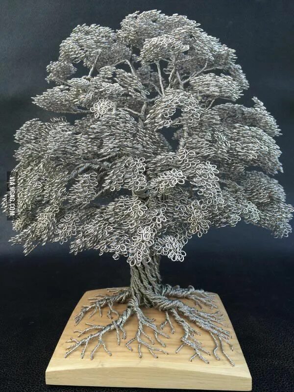 Make trees. Серебряные Бисерные деревья. Серебряное дерево из бисера. Дерево из бисера серебристое. Деревья из проволоки зимние.