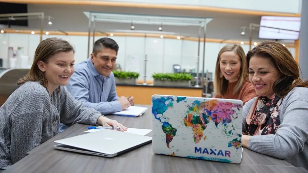Maxar логотип. Изображение с mda. Maxar. Мда логотип. Maxar technologies.