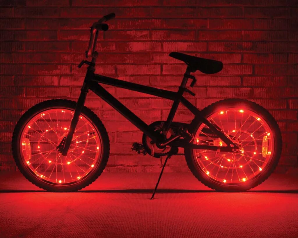 Диод для велосипеда. Велосипед с горящими колесами. Bike Light. Red Bike Light. Светящиеся велосипед