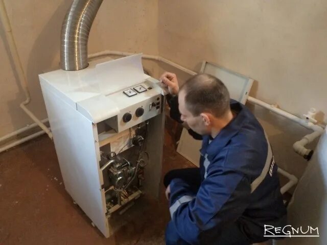 Утечка бытового газа. Угарный газ. О котла отопления от газового пахнет угарным газом. Котел пахнет угарным газом. Угарный газ от печи.