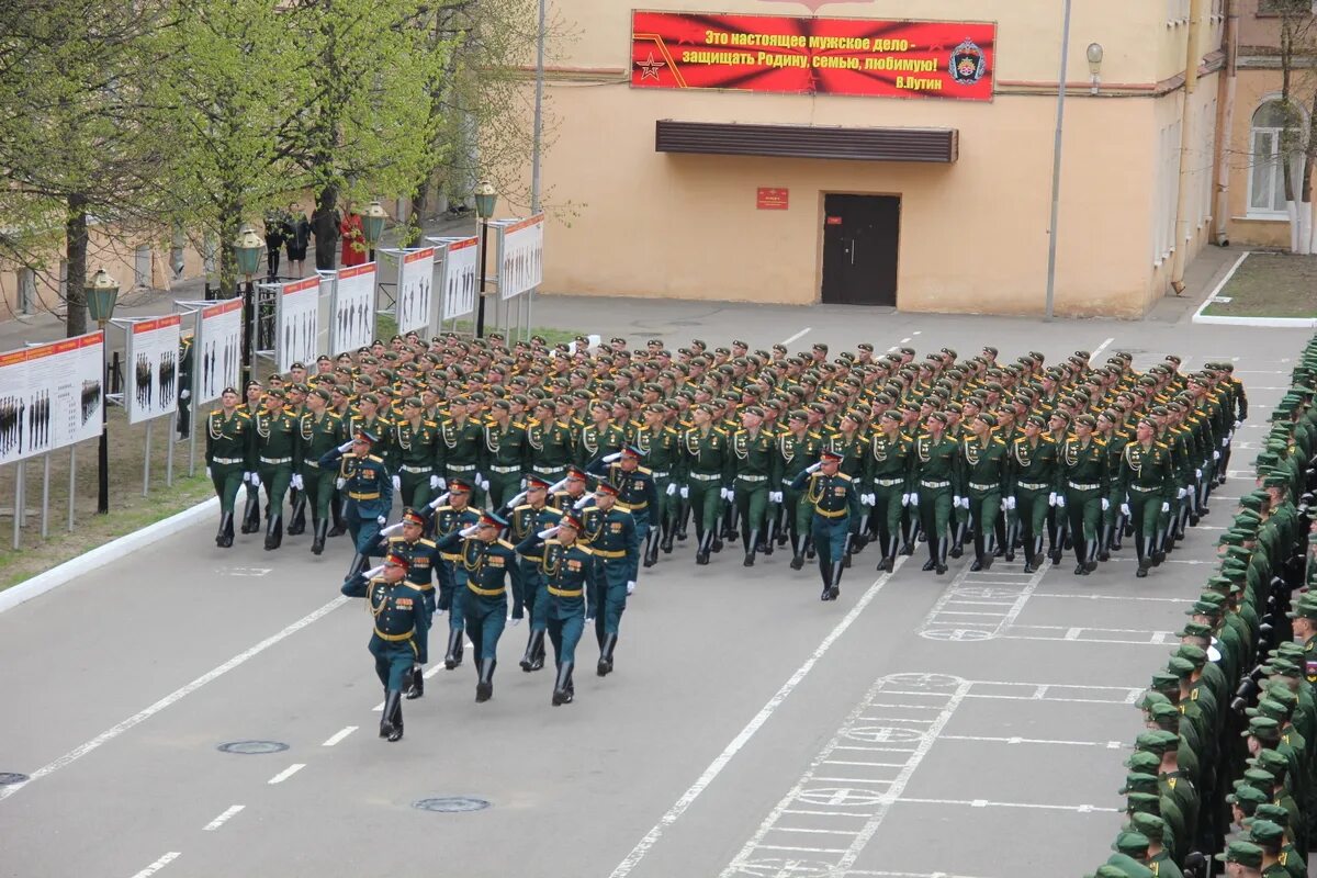 Парадный плац. Академия МТО на параде. Семеновский полк плац. Военный институт инженерно-технический плац. Ва МТО парад 2023.