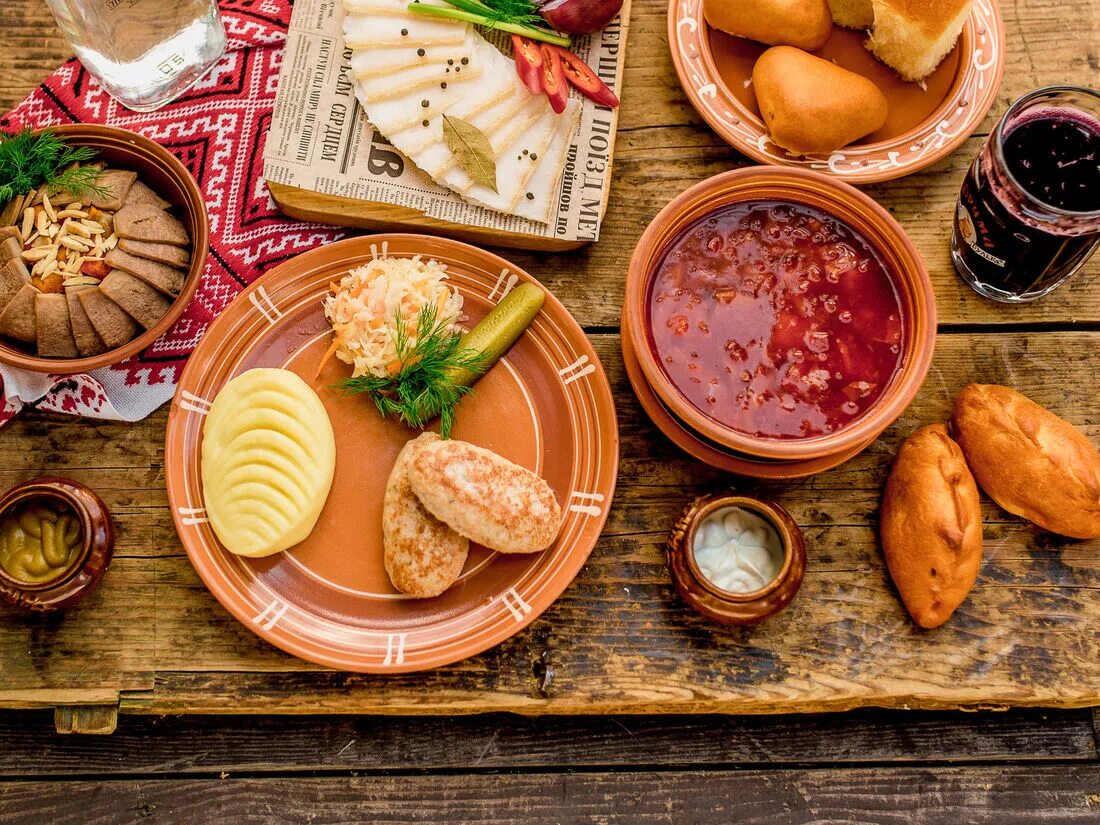 Пельмени корчма. Корчма еда. Корчма тарас бульба на пятницкой. Тарас бульба ресторан блюда. Корчма тарас бульба одинцово.