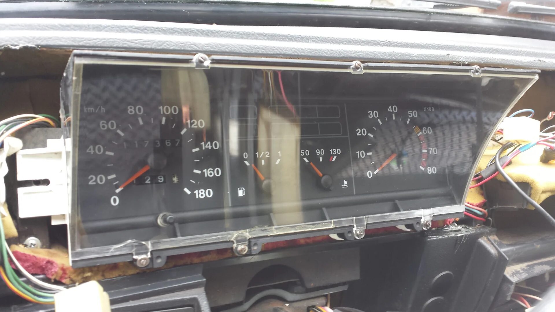 Стрелки приборной панели форд фокус 2. Приборная панель vdo калина 1. Схема включения щитка приборов ваз 2110. Калина приборка bdm. Ford focus 2 распиновка приборной панели.