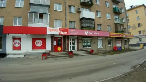 Космонавтов 60