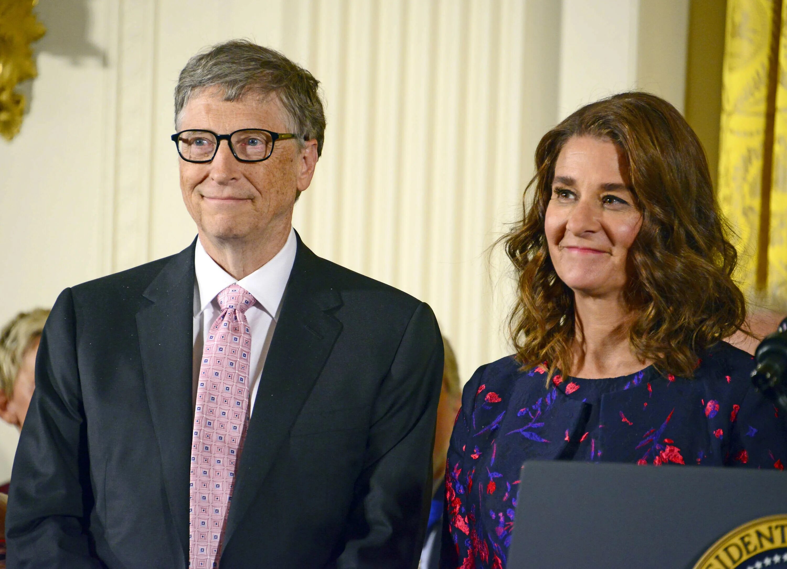 Билл Гейтс и Мелинда. Билл Гейтс разводится с женой. Мелинда Гейтс в молодости. Билл Гейтс с женой. Жена билла гейтса