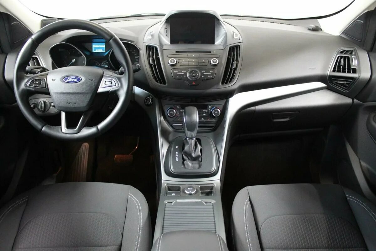 Куга 2017 2.5. Форд Куга 2. Ford Kuga 2.5. Ford Kuga 3 Рестайлинг. Форд Куга 2018 салон.