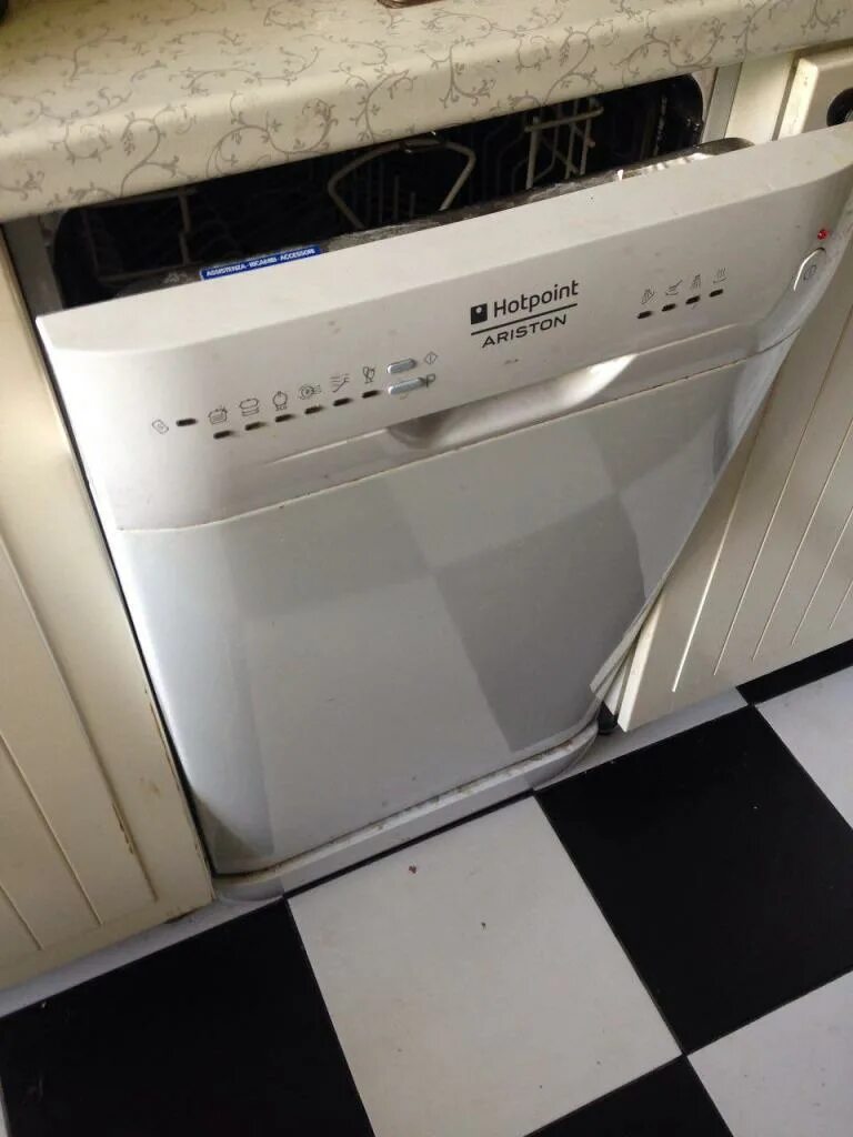 Hotpoint ariston nsb 6039 k. Посудомоечная машина Хотпоинт Аристон ll40. Посудомоечная машина Аристон Хотпоинт ll40 eu. C. Посудомоечная машина Hotpoint-Ariston ll 40. Посудомоечная машина Хотпоинт Аристон ll 40 eu.