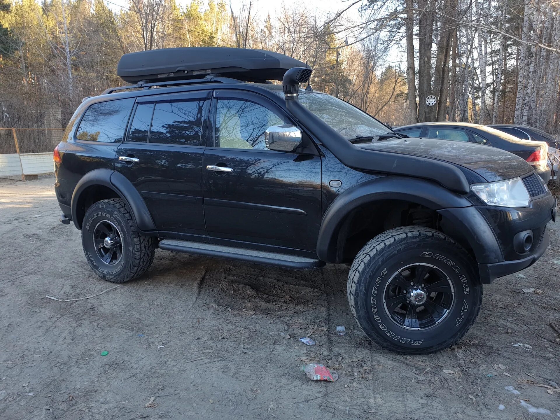 Расширители арок на Митсубиси Паджеро спорт 2. Расширители арок для Mitsubishi Pajero Sport 2. Расширители колесных арок Паджеро спорт 2. Расширители Pajero Sport Sesma. Расширители паджеро 2